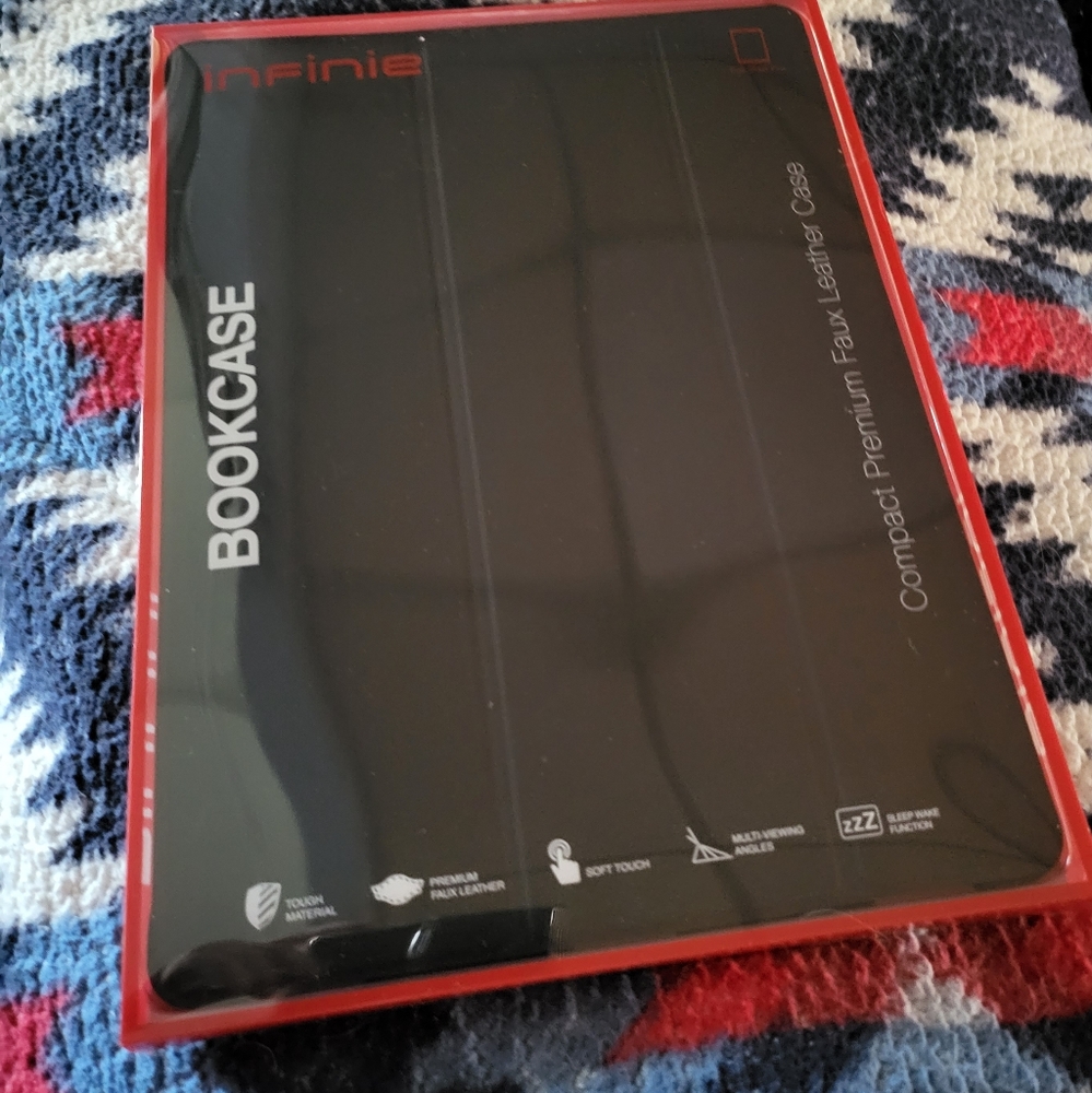 Slim iPad Pro 12.9 inch with Smart Cover Black